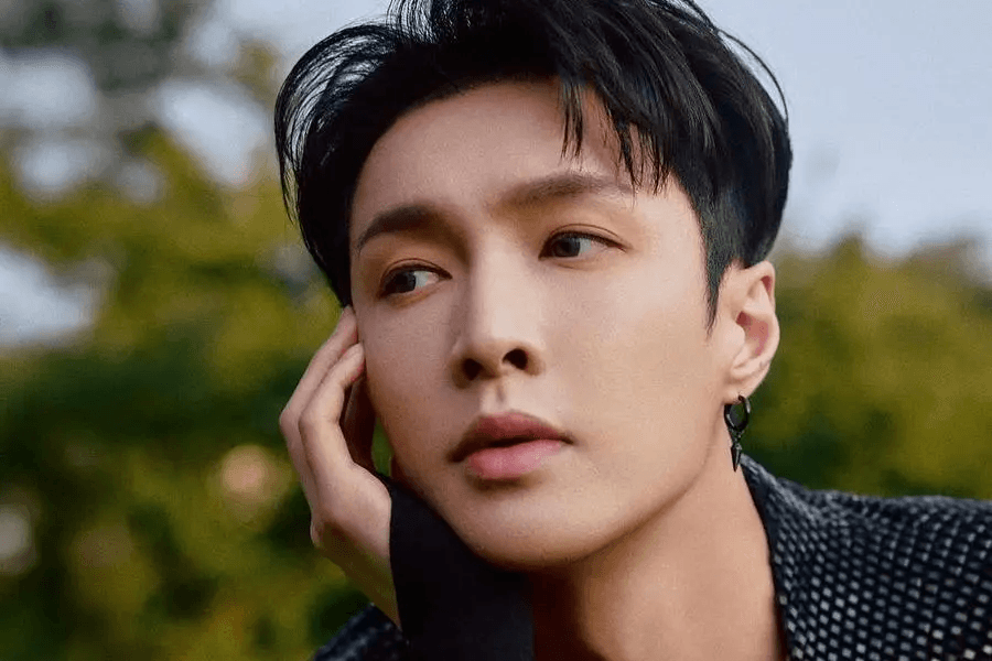 Lay من فرقة EXO خارج اجتماعات المعجبين اليوم