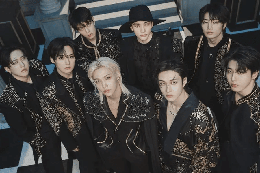 فرقة Stray Kids تُصنّف ألبومين في قائمة أفضل 50 ألبومًا في بيلبورد 200 مع "DO IT" و"KARMA".