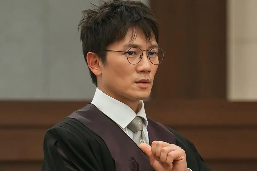 4 من اللحظات الحاسمة لجي سونغ في الحلقتين 3 و4 من مسلسل "عودة القاضي - The Judge Returns" 4 من اللحظات الحاسمة لجي سونغ في الحلقتين 3 و4 من مسلسل "عودة القاضي - The Judge Returns"