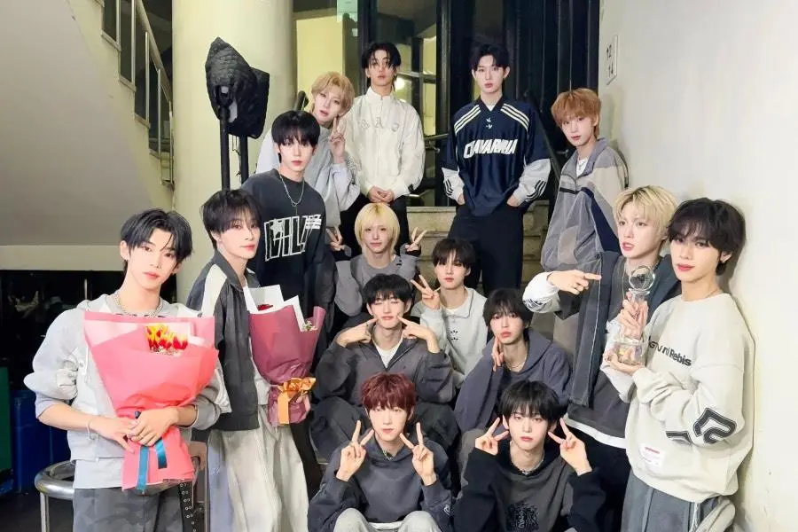 شاهد: فرقة idntt تحقق الفوز الأول على الإطلاق في "Music Bank" مع أغنية "Pretty Boy Swag"؛ أداء ENHYPEN وJoohoney من MONSTA X والمزيد