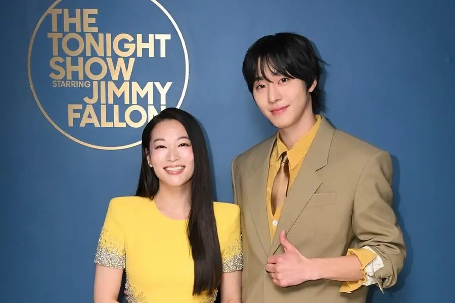 شاهد: Arden Cho و Ahn Hyo Seop يتحدثان عن أدوارهما الصوتية في فيلم "صائدو شياطين الكيبوب - KPop Demon Hunters" وأغانيتهما التي غناها كل منهما بعنوان "Free" والمزيد في برنامج "The Tonight Show Starring Jimmy Fallon"
