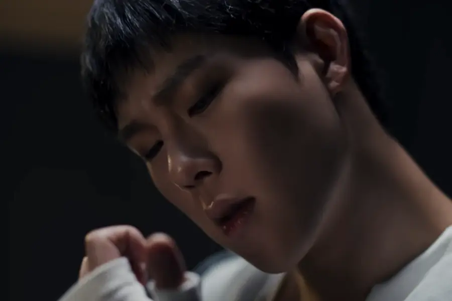 شاهد: جوهوني من فرقة MONSTA X مستعد "لسع - STING" كالنحلة في فيديو كليب عودته المنفردة القوية شاهد: جوهوني من فرقة MONSTA X مستعد "لسع - STING" كالنحلة في فيديو كليب عودته المنفردة القوية