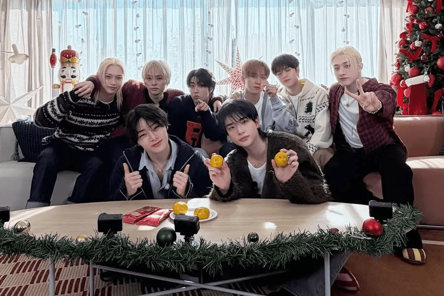 أغنية "DO IT" لفرقة Stray Kids تظل في قائمة أفضل 30 أغنية في مخطط Billboard 200 + ألبوم "KARMA" يصبح أول ألبوم لهم في المخططات لمدة 18 أسبوعًا
