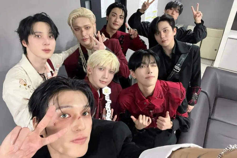شاهد: فرقة ATEEZ تفوز بأول لقب لها في برنامج "Music Core" بأغنية "Adrenaline" وعروض من IVE و TWS وغيرهم شاهد: فرقة ATEEZ تفوز بأول لقب لها في برنامج "Music Core" بأغنية "Adrenaline" وعروض من IVE و TWS وغيرهم