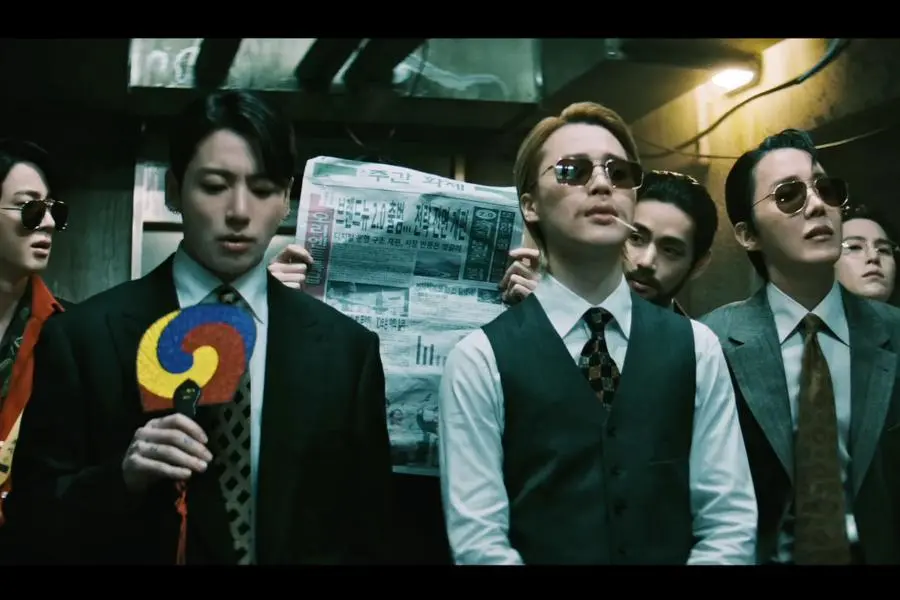 شاهد: فرقة BTS تُجري تحولاتٍ مُضحكة في فيديو كليب أغنية "2.0" المُستوحى من فيلم "Oldboy" شاهد: فرقة BTS تُجري تحولاتٍ مُضحكة في فيديو كليب أغنية "2.0" المُستوحى من فيلم "Oldboy"