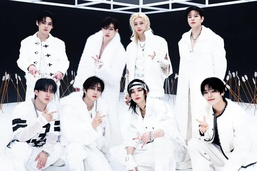 أغنية "Walkin On Water" لفرقة Stray Kids تصبح الفيديو الموسيقي الـ19 للفرقة الذي يصل إلى 100 مليون مشاهدة