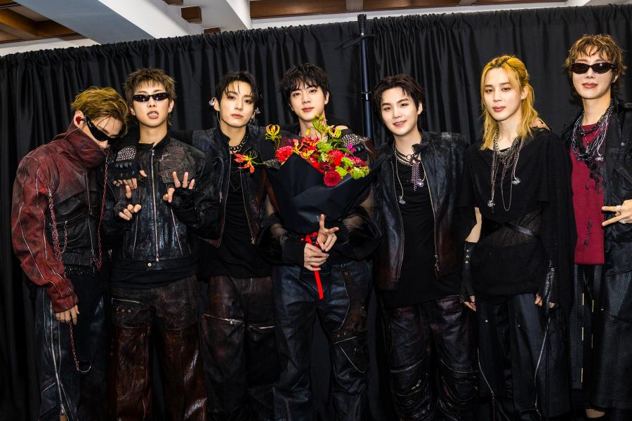 أغنية "SWIM" لفرقة BTS تعود إلى قائمة أفضل 50 أغنية في تصنيف Billboard Hot 100