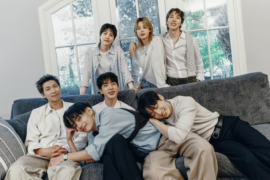 فرقة BTS تطلق فعاليات مهرجان FESTA لعام 2026 بصور عائلية رائعة احتفالاً بالذكرى السنوية الـ13 لتأسيسها