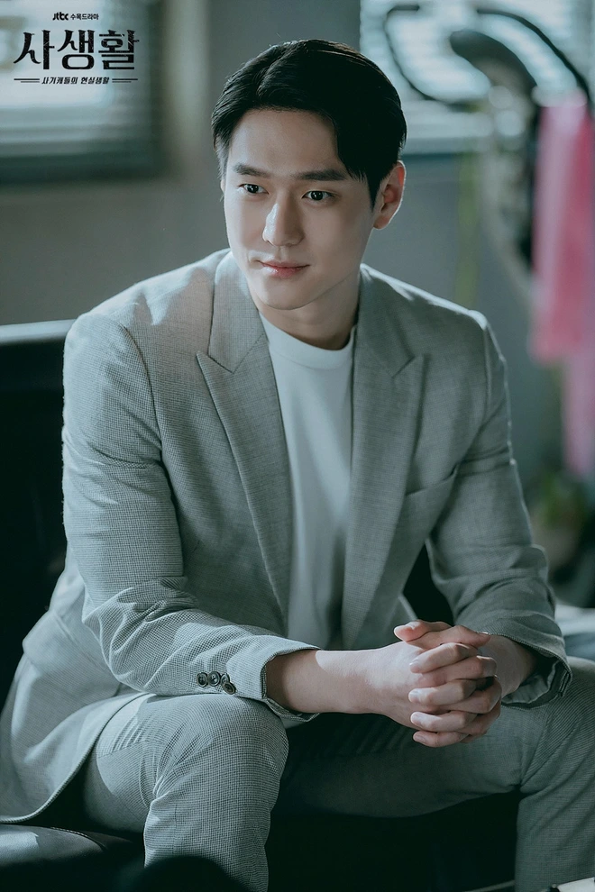 التحول الجذري لجو كيونغ بيو يصدم المعجبين: نجم مسلسل "Reply 1988" يبدو غير قابل للتعرف عليه التحول الجذري لجو كيونغ بيو يصدم المعجبين: نجم مسلسل "Reply 1988" يبدو غير قابل للتعرف عليه