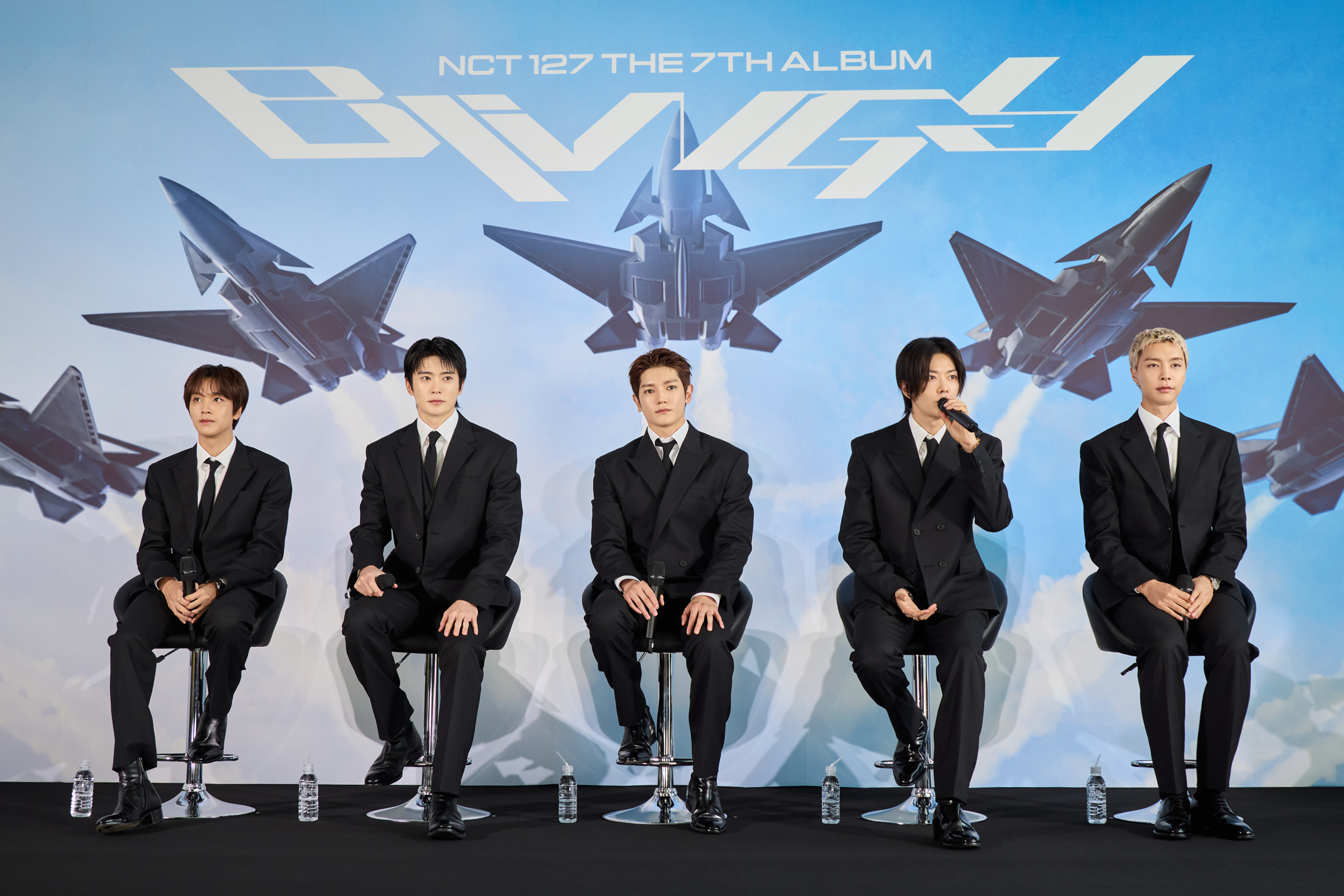 حصري: فرقة NCT 127 تتحدث عن الذكرى السنوية العاشرة، وكيف تغيرت، والجولة العالمية، والمزيد في المؤتمر الصحفي لأغنية "BLINGY"