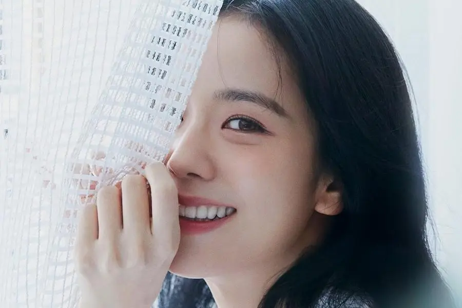 شاهد: جيسو من فرقة BLACKPINK تعلن عن عودتها بإعلان تشويقي غامض بعنوان "CLICK"