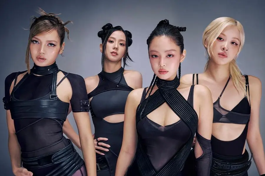 أكد جميع عضوات فرقة BLACKPINK الأربعة حضورهن لحدث الذكرى السنوية العاشرة